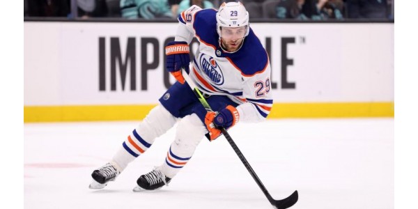 Edmonton Oilers dává centru Leonu Draisaitlovi nejvyšší smlouvu v lize Edmonton Oilers dává centru Leonu Draisaitlovi nejvyšší smlouvu v lize